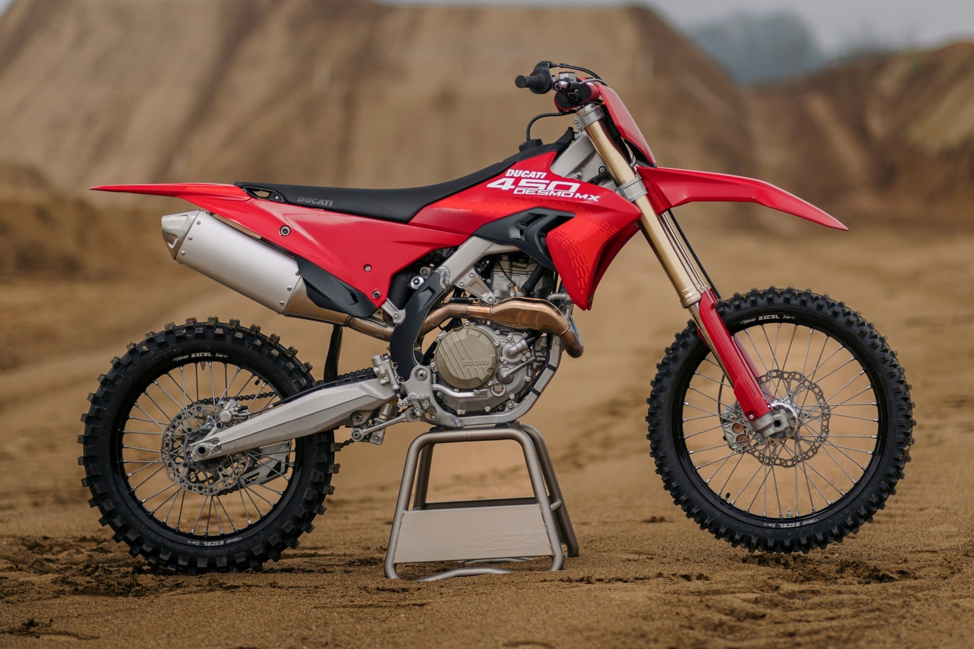 Ducati Desmo450 MX