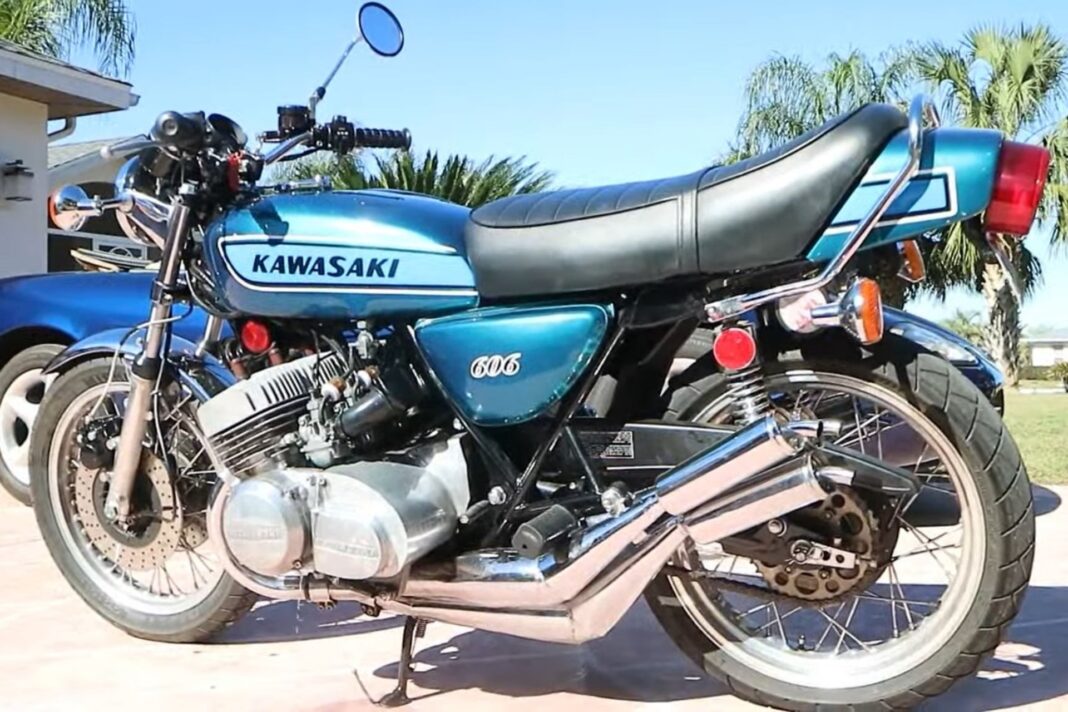 Kawasaki KH606 siete cilindros de Simon Whitelock