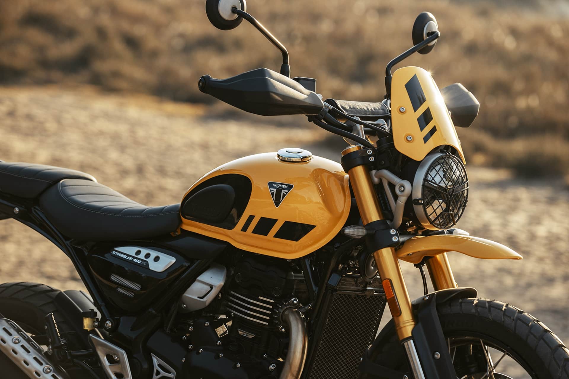 Triumph confirma la llegada de su nueva Scrambler 400 XC a los concesionarios europeos