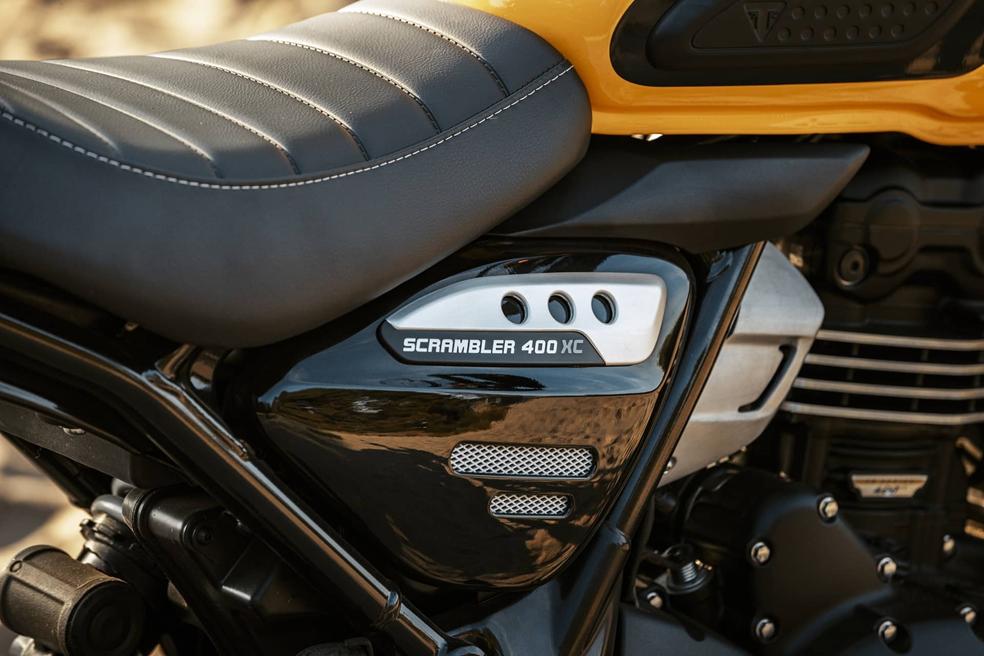 Triumph confirma la llegada de su nueva Scrambler 400 XC a los concesionarios europeos