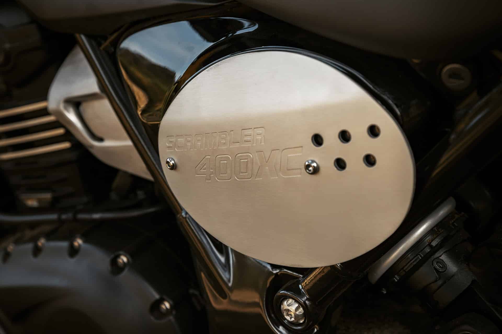 Triumph confirma la llegada de su nueva Scrambler 400 XC a los concesionarios europeos