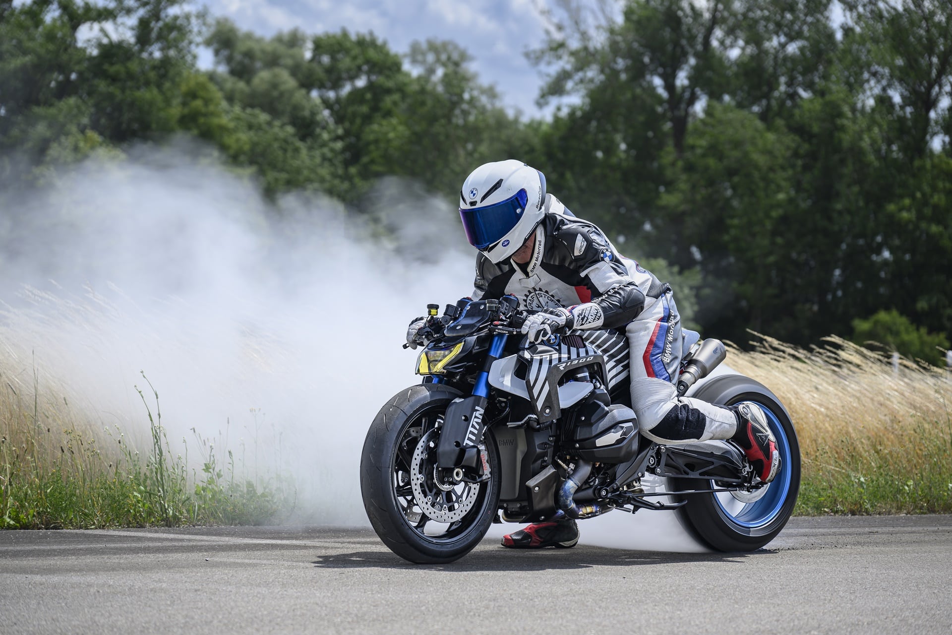 BMW R 1300 R Titan: La pasión por una marca, hecha moto