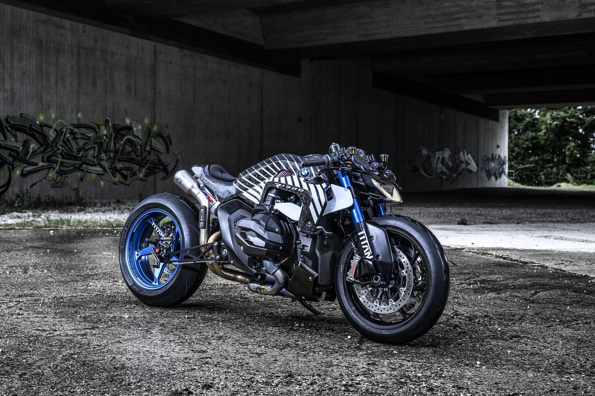 BMW R 1300 R Titan: La pasión por una marca, hecha moto