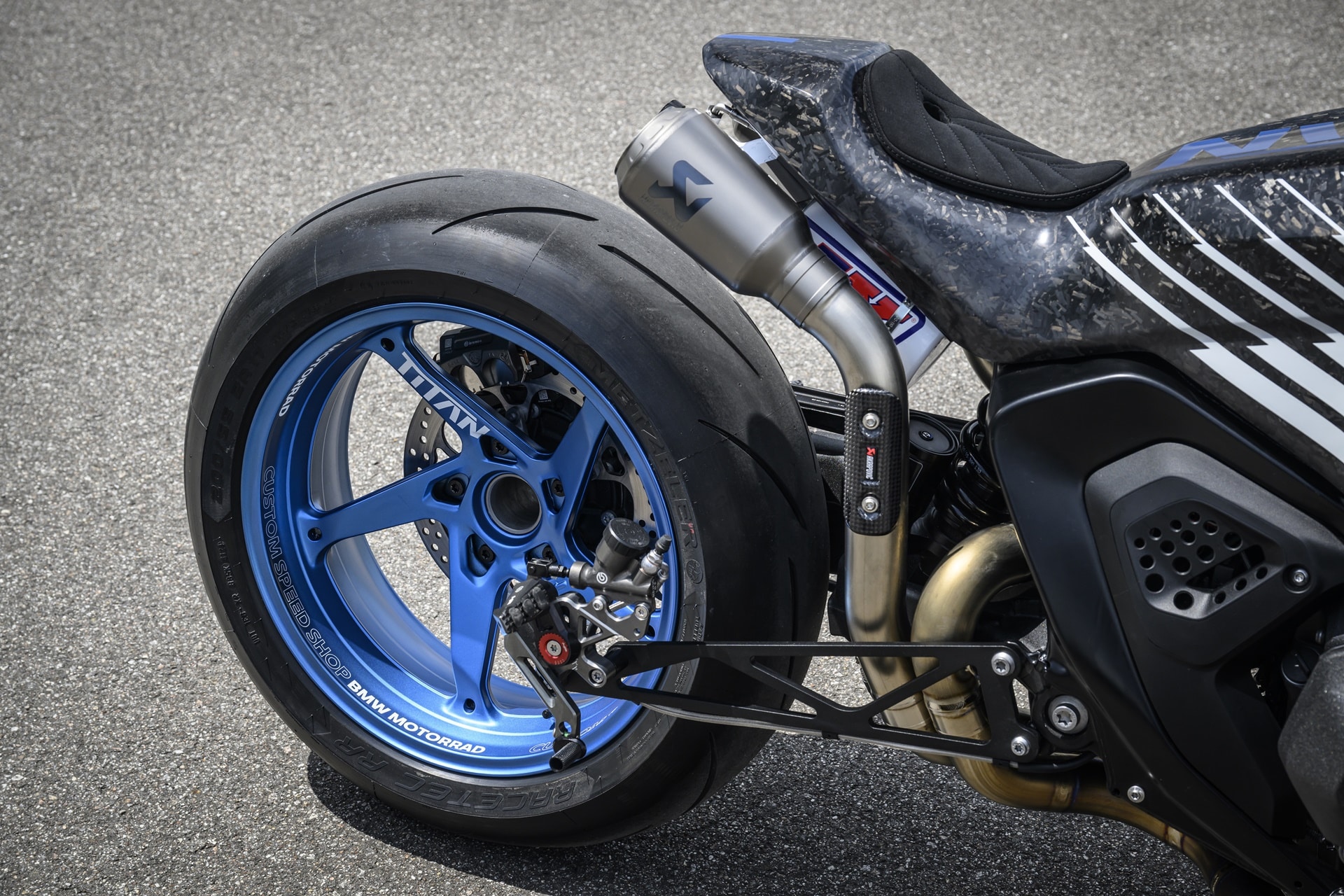 BMW R 1300 R Titan: La pasión por una marca, hecha moto