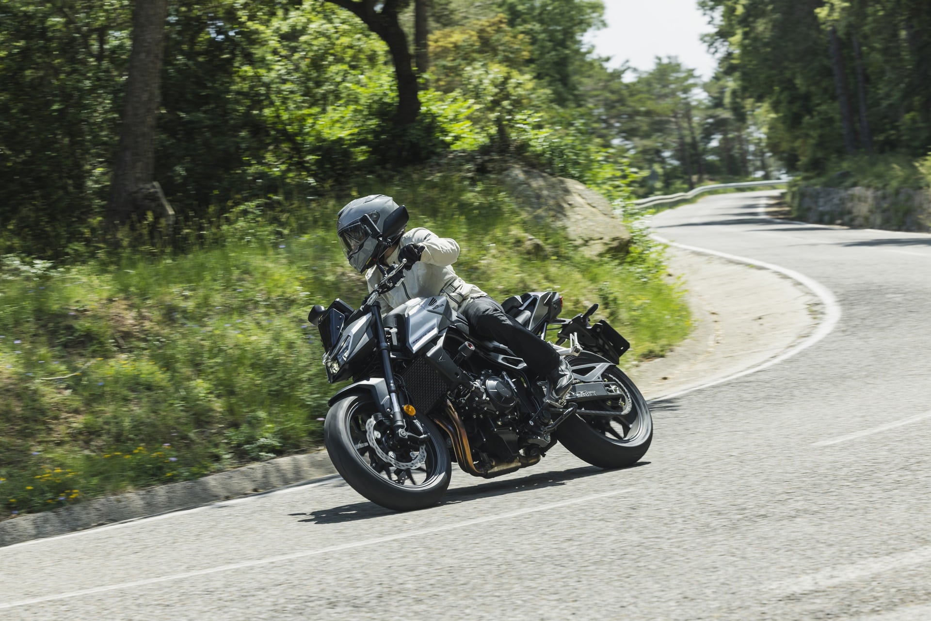 Prueba Honda CB750 Hornet 2025
