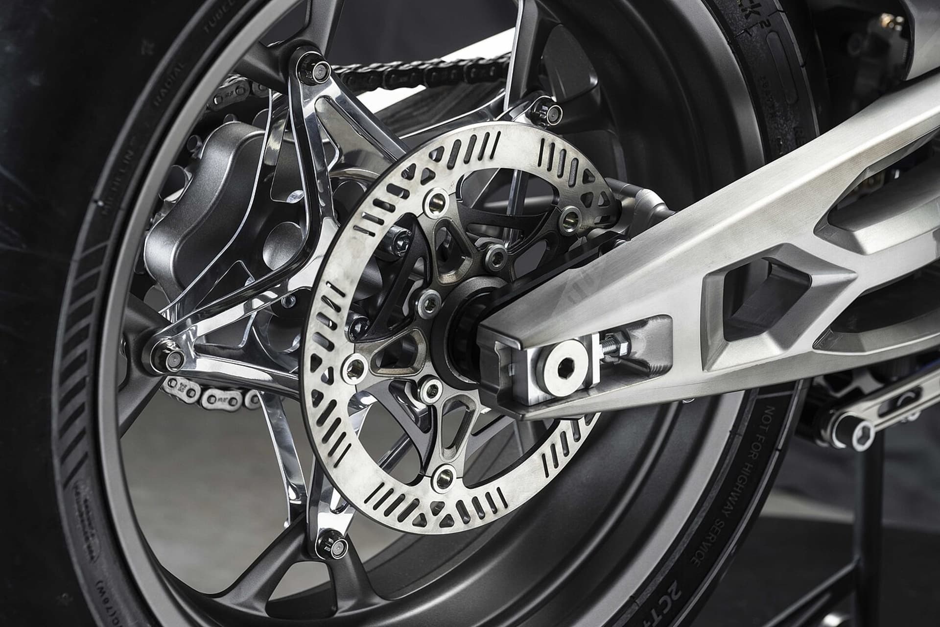 Richard Mille X Brough Superior RMB 01: Innovación tecnológica y tradición dedicada a la máxima excelencia