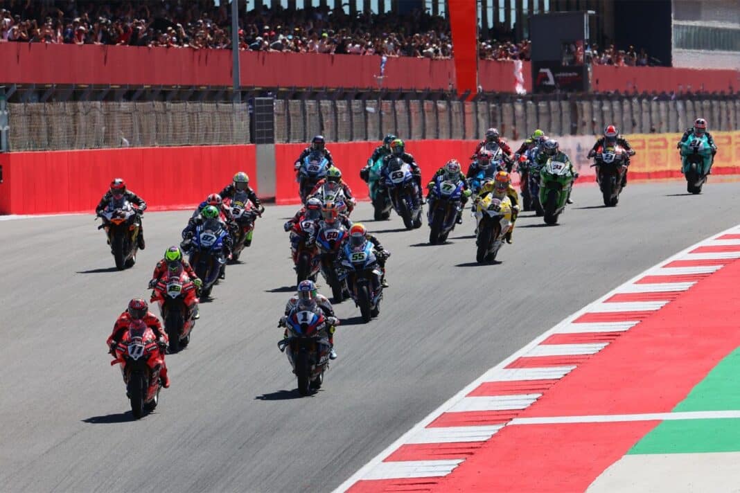 Dónde ver Superbike Donington 2025, horarios y más info
