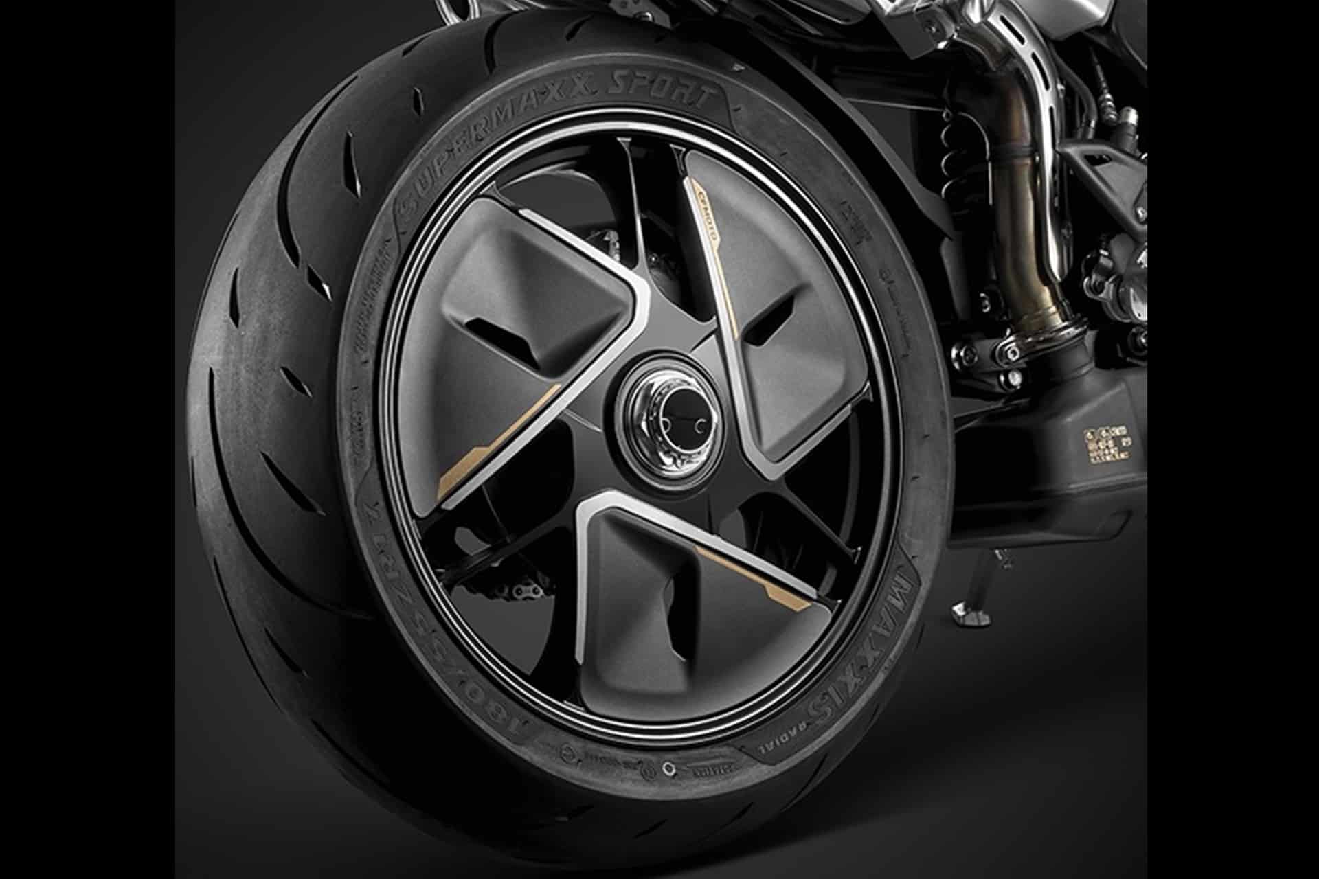 CFMoto presenta oficialmente su nueva 750SR‑S: 111 CV, 80 Nm y 230 km/h