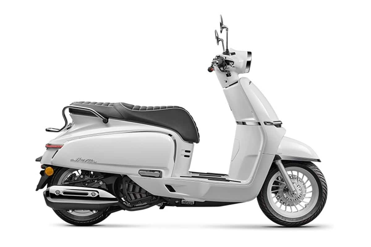 CFMoto presenta su nuevo 150 Aura: Estilo retro y tecnología de vanguardia al servicio de la movilidad