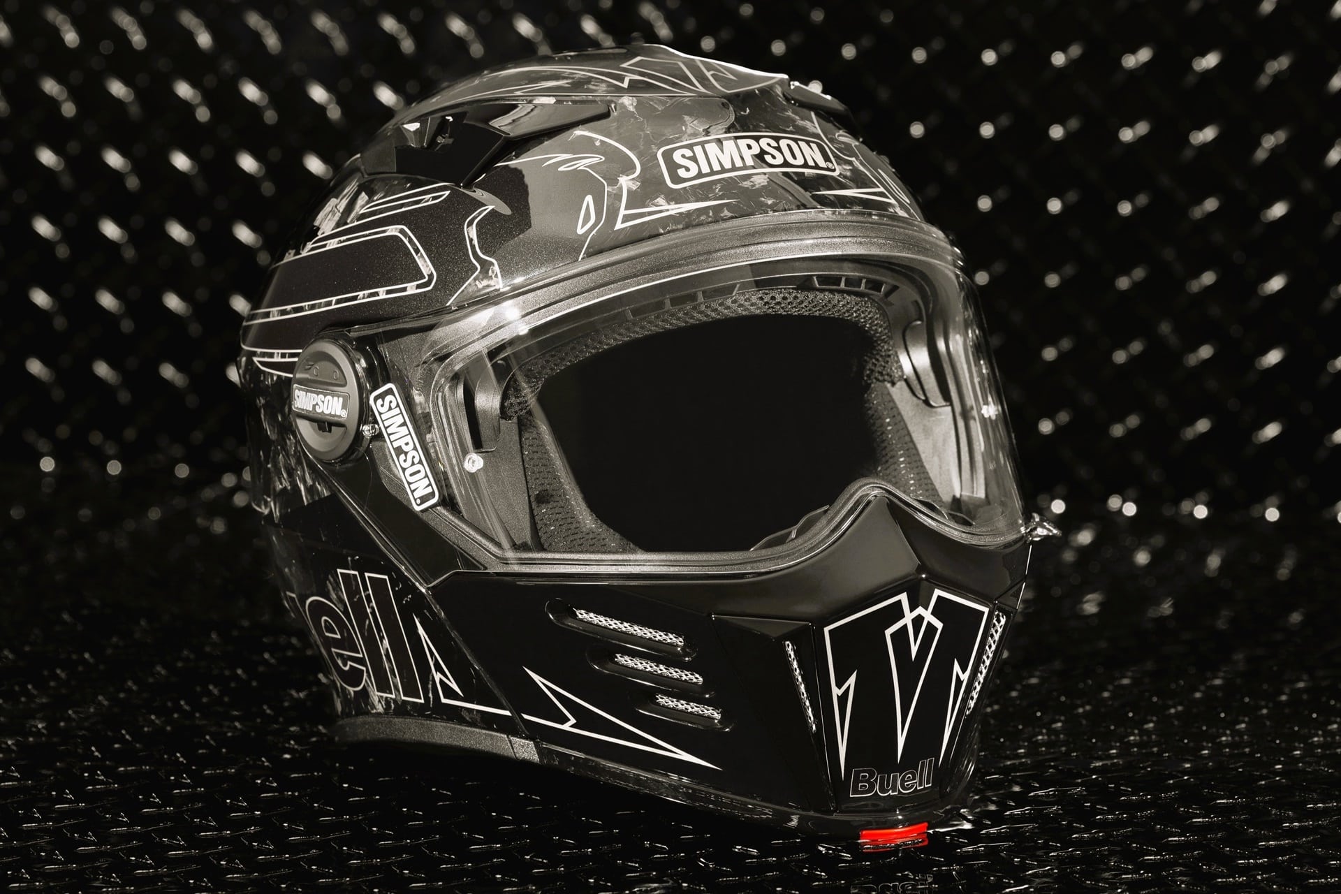Simpson x Buell: La marca yanqui no solo estrena nueva gama de motocicletas, también su propio modelo de casco