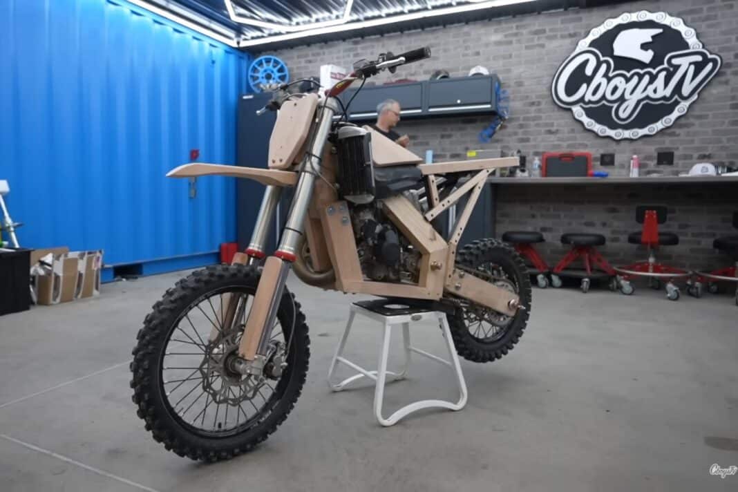 Cboys Chasis de madera y mecánica GasGas