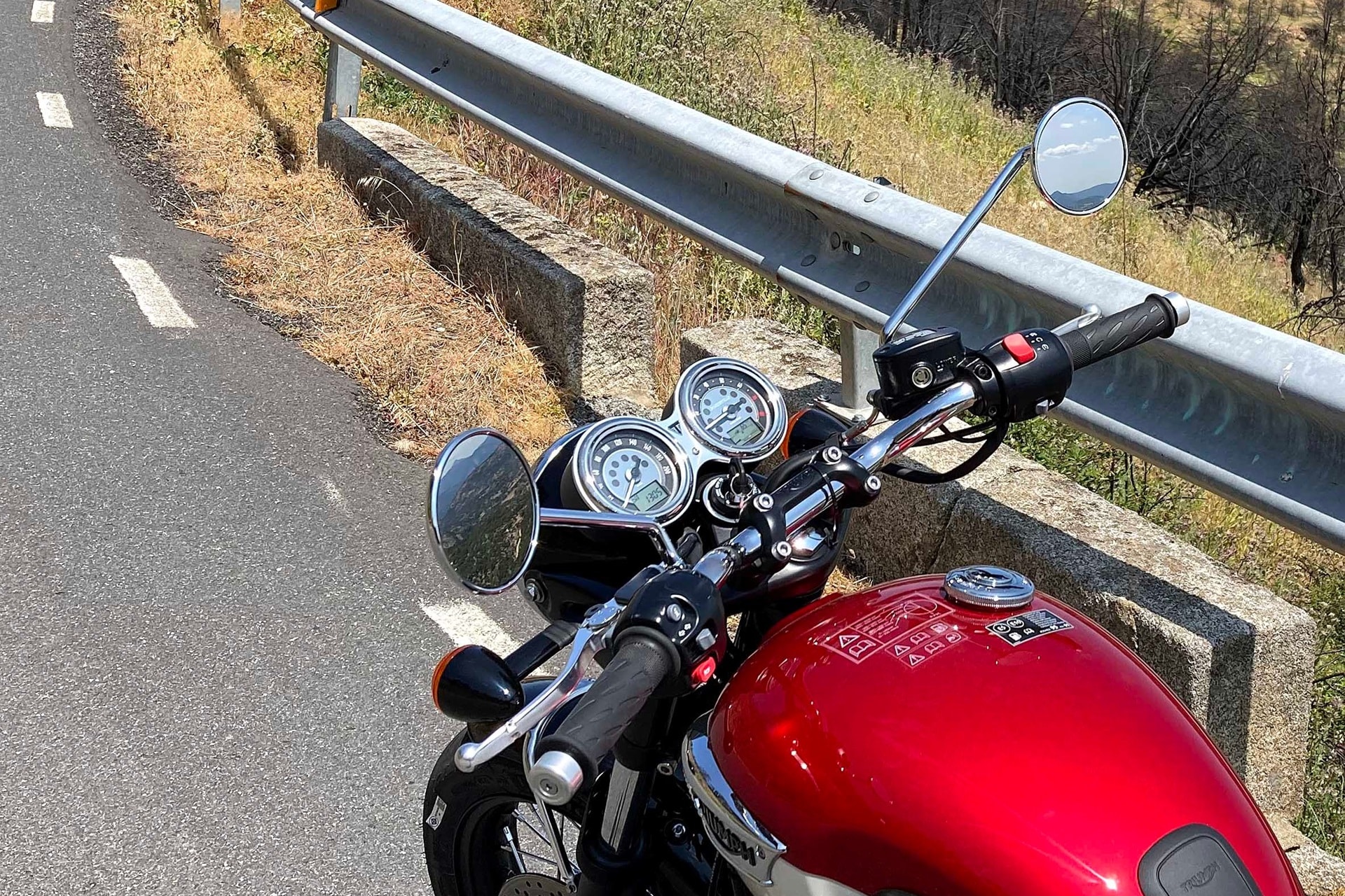 La Ruta + Fea, con el apoyo de Triumph, insta al colectivo motero a reimpulsar las zonas quemadas en este duro verano de incendios