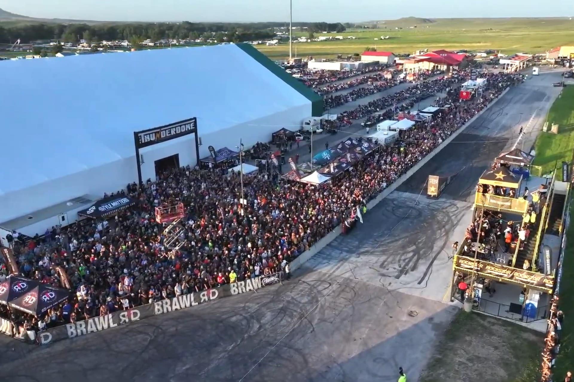 Colby Raha récord mundial de salto Harley-Davidson