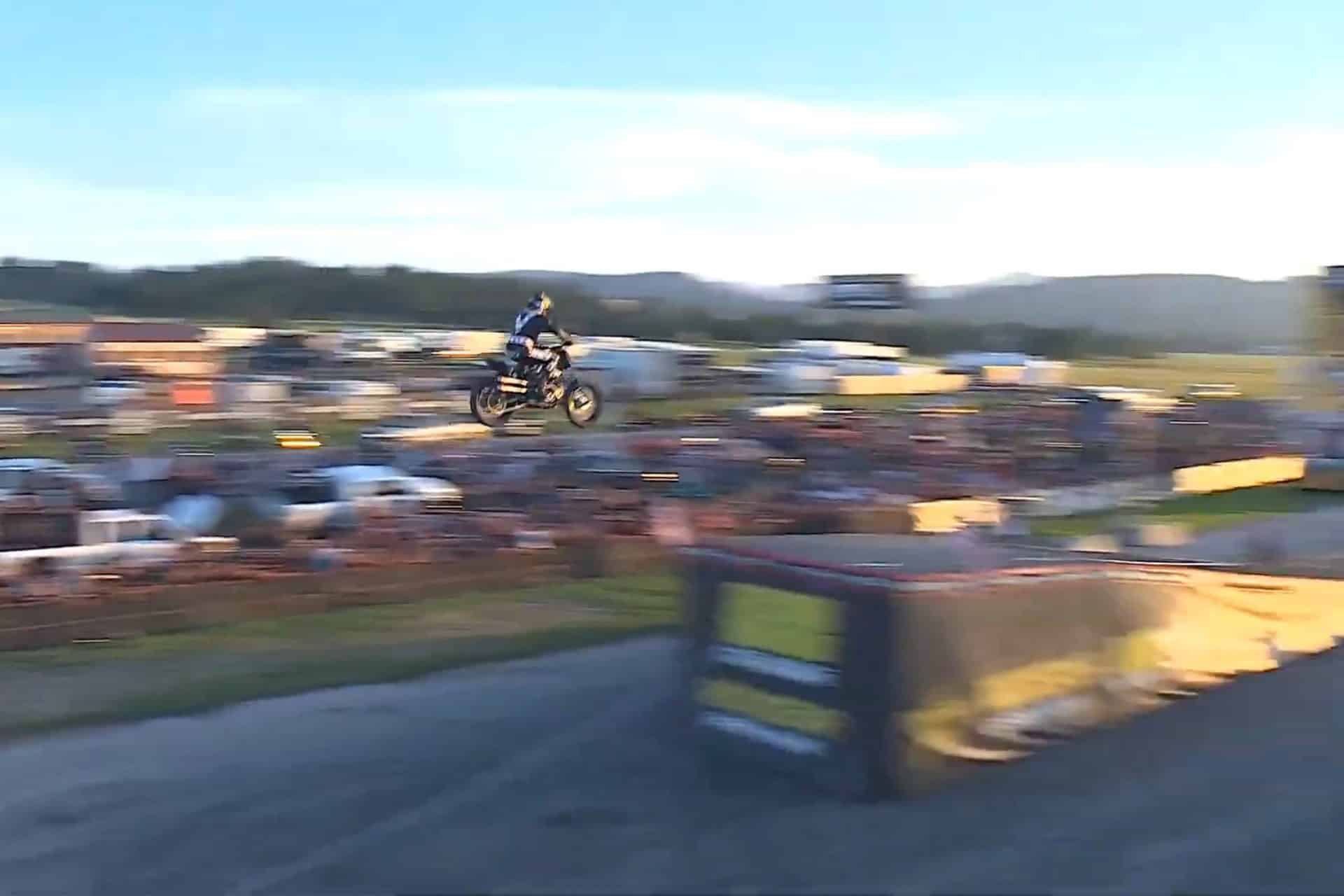 Colby Raha récord mundial de salto Harley-Davidson