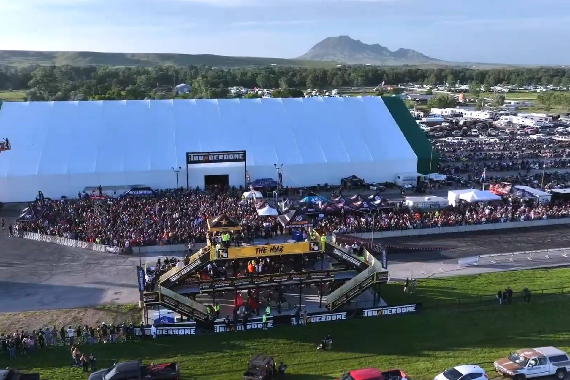 Colby Raha récord mundial de salto Harley-Davidson