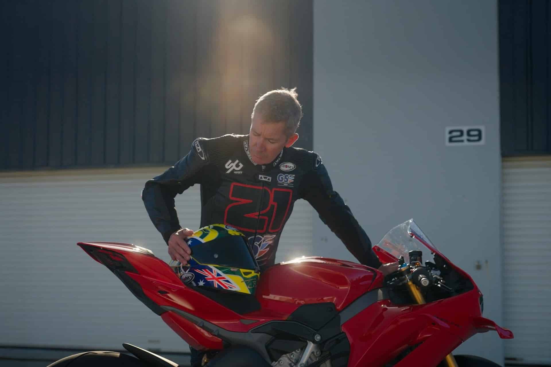 Troy Bayliss se recupera del grave accidente durante un entrenamiento de MX