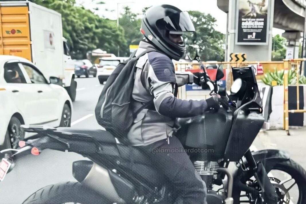 La futura Himalayan 750 también tendrá una variante touring con llanta delantera de 19”