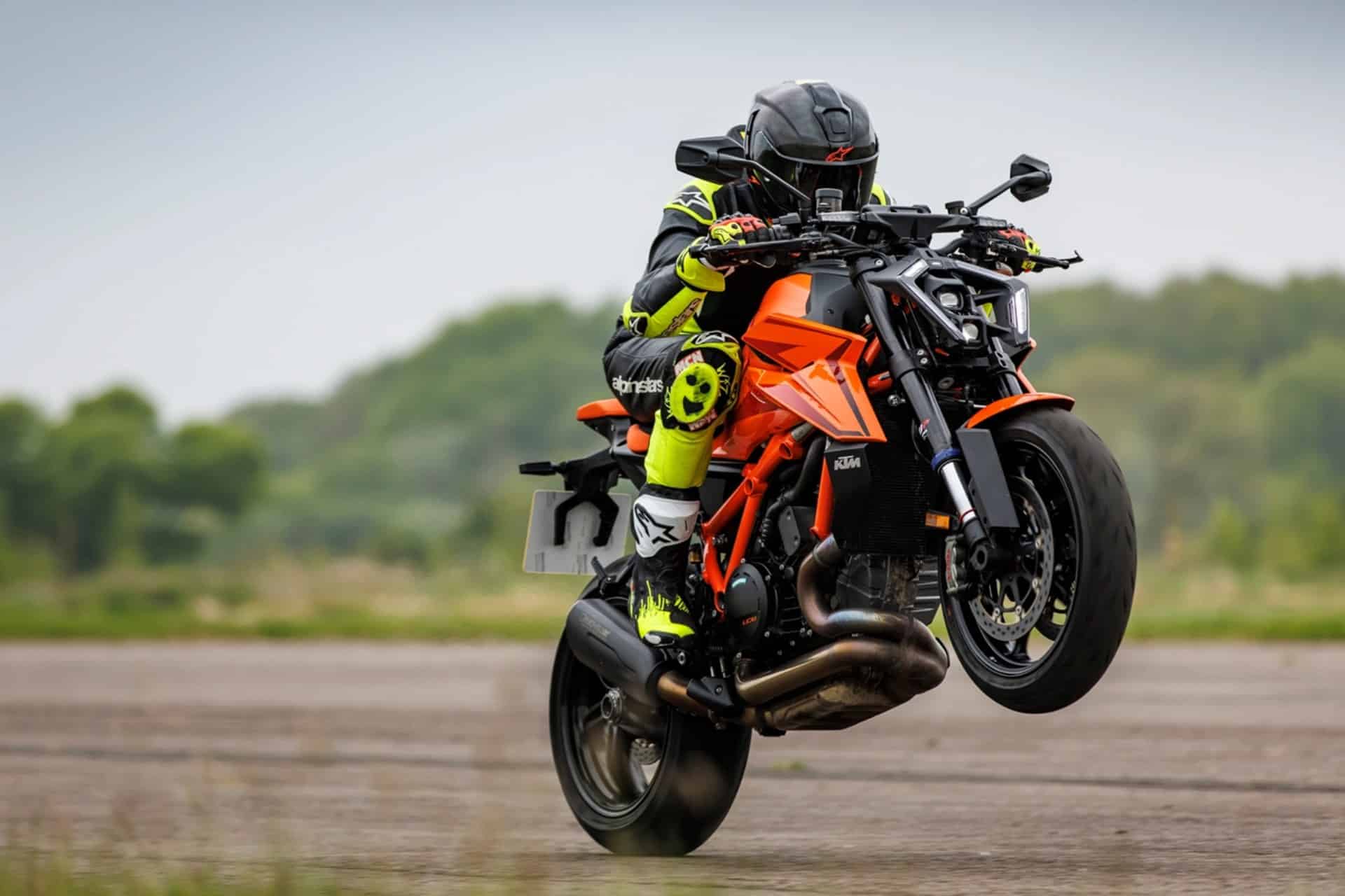 Krämer KTM Super Duke heredera de la RC8