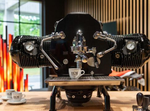 Big Coffee Boxer: La cafetera de diseño destinada a los entusiastas de las motos y amantes del espresso