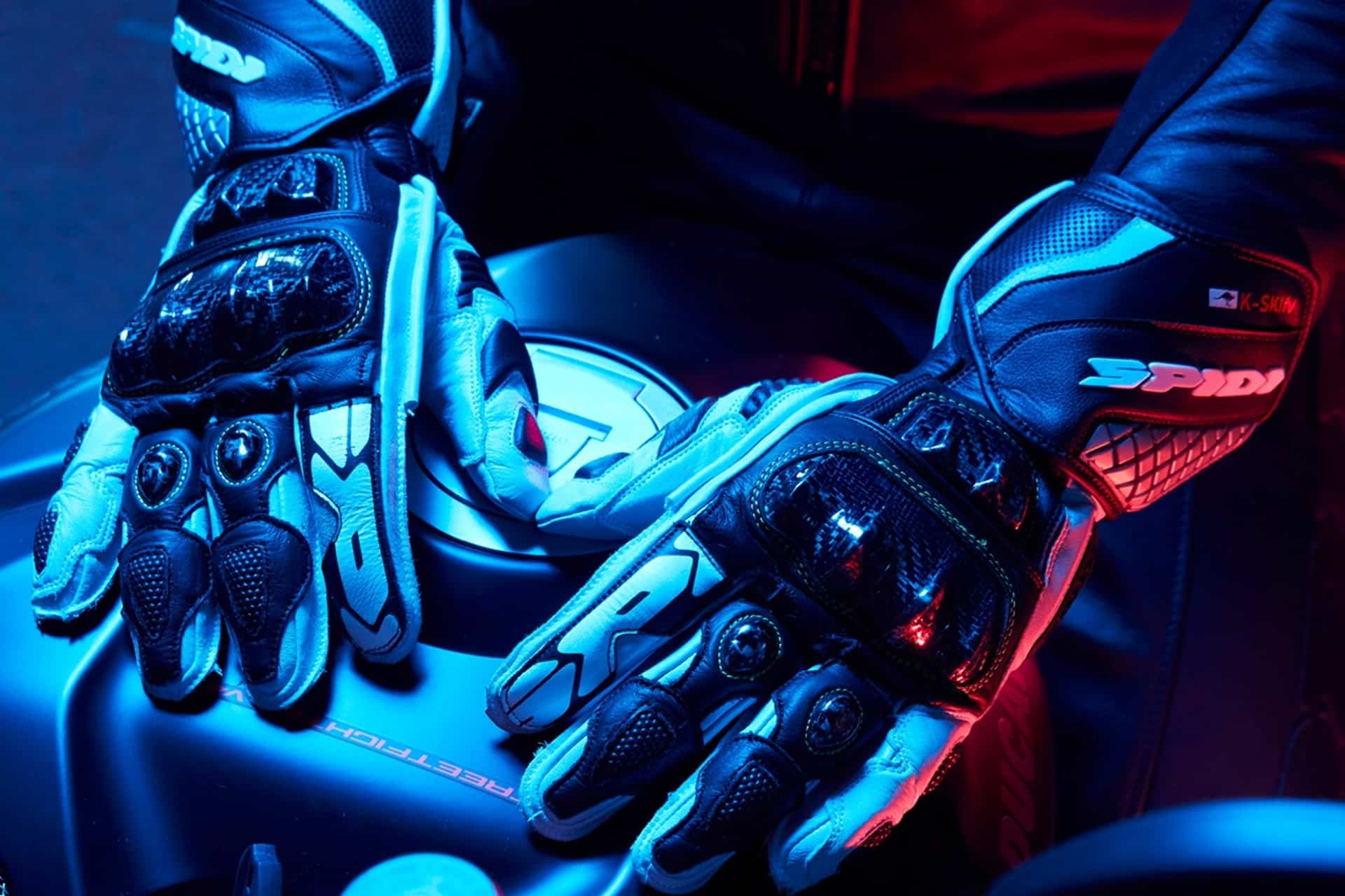 Gama de guantes racing SPIDI 2025: Sensaciones de circuito al alcance de todos los motoristas
