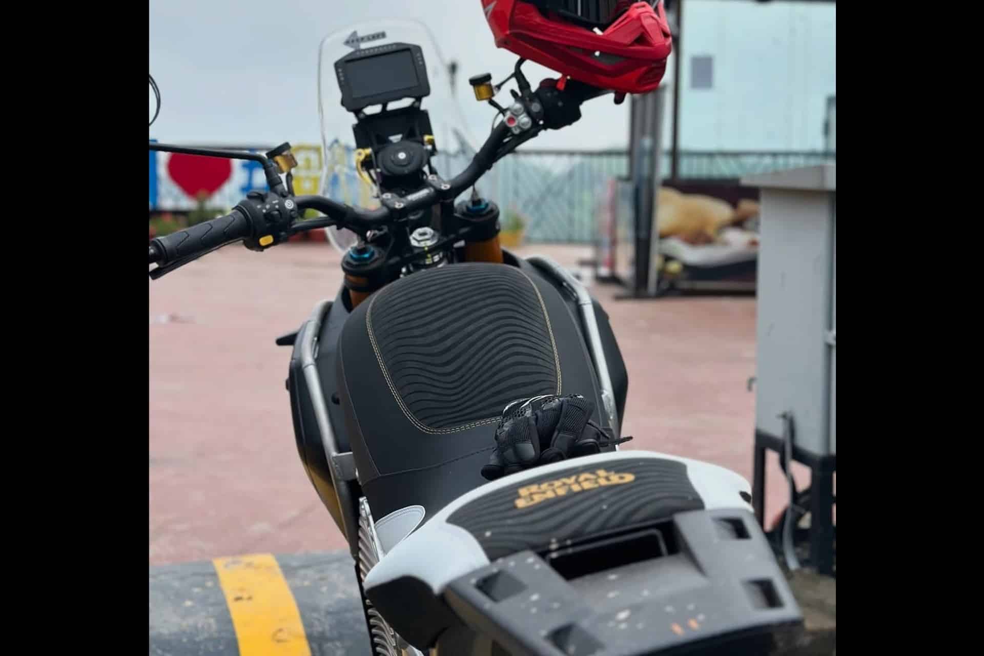 La futura Himalayan Electric se deja ver en su versión final más detallada hasta la fecha