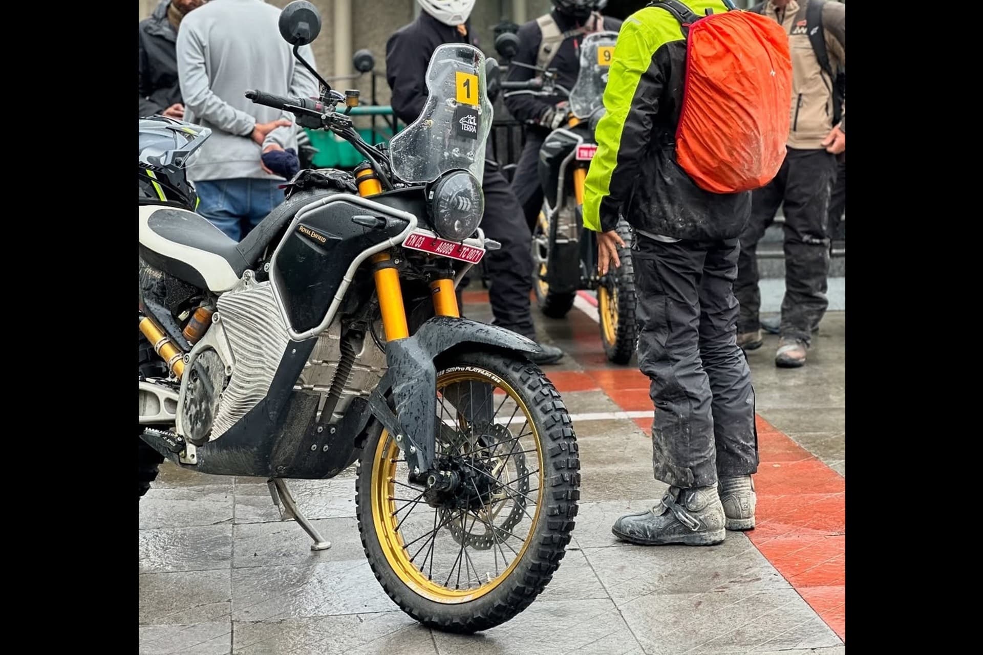 La futura Himalayan Electric se deja ver en su versión final más detallada hasta la fecha