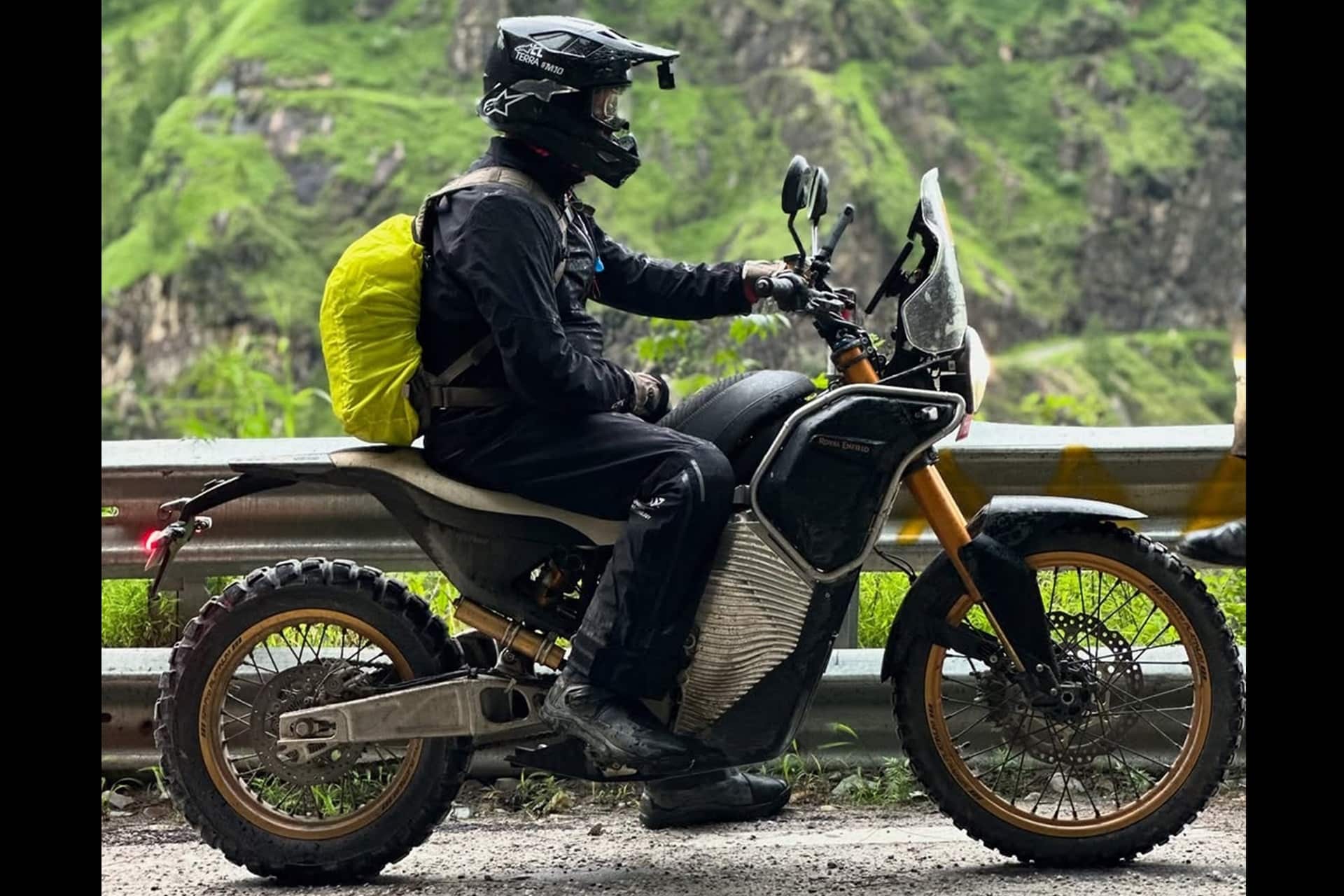 La futura Himalayan Electric se deja ver en su versión final más detallada hasta la fecha