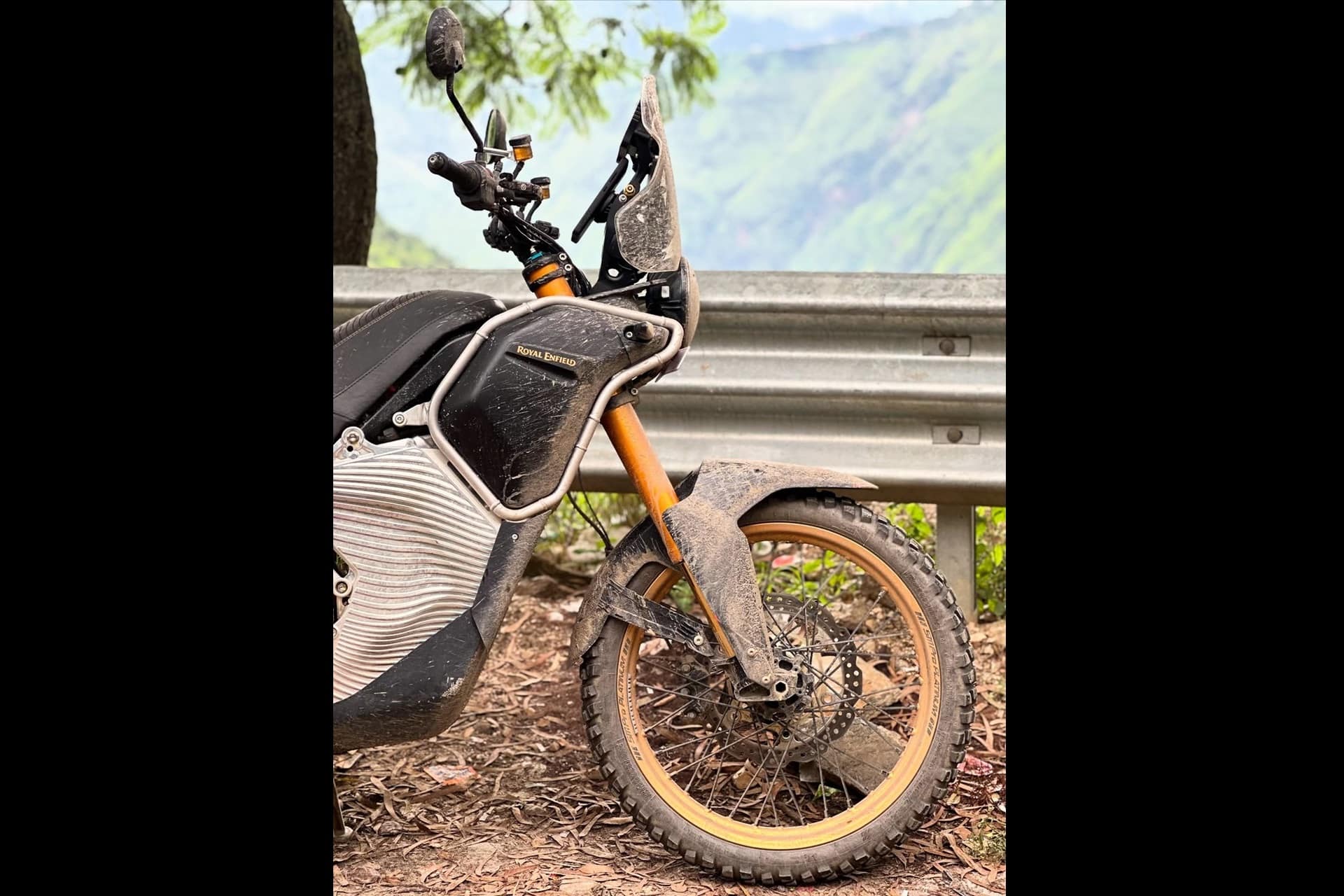 La futura Himalayan Electric se deja ver en su versión final más detallada hasta la fecha