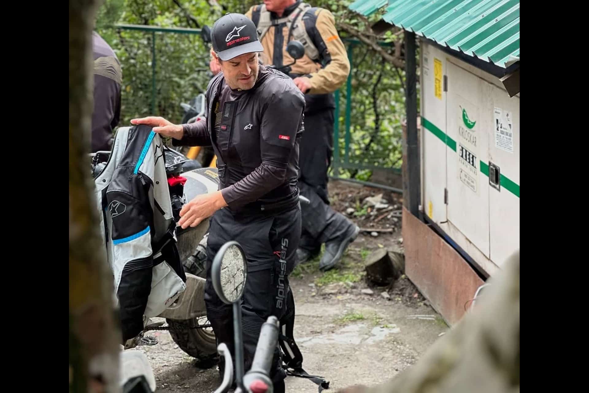 La futura Himalayan Electric se deja ver en su versión final más detallada hasta la fecha