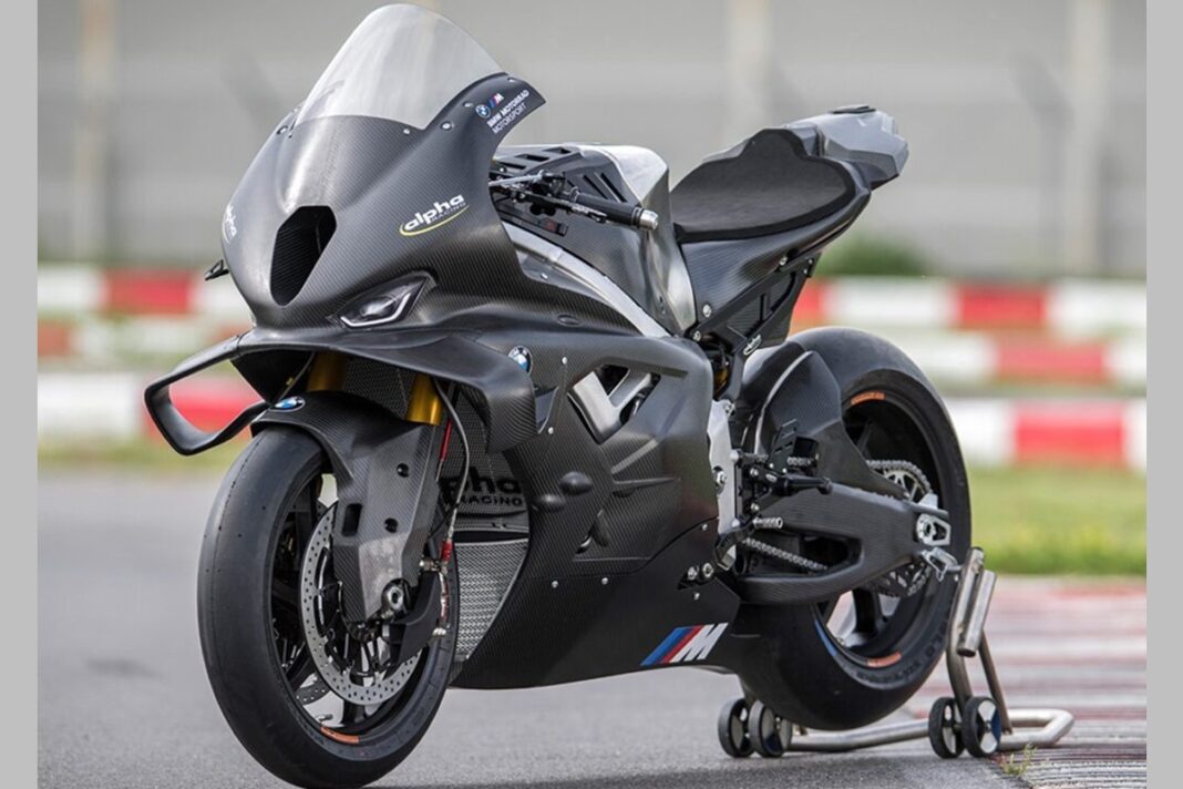 Alpha Racing presenta su nueva RC-SBK-M, la moto de pista casi idéntica a la que pilota Razgatlioglu en WSBK