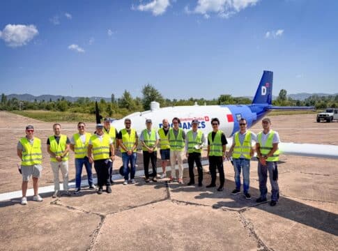 Kawasaki Motors firma un acuerdo de colaboración con la startup búlgara Dronamics para la fabricación de propulsores destinados al sector de la aviación
