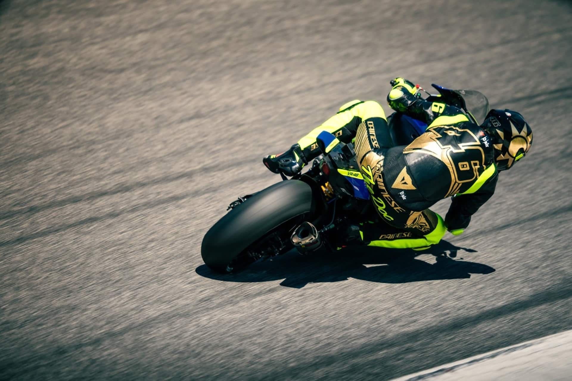 Dainese dona a UNICEF el Kit Soleluna Vale46 Anniversario n.° 1/46 usado por Rossi en un entrenamiento en Mugello el pasado mes de mayo