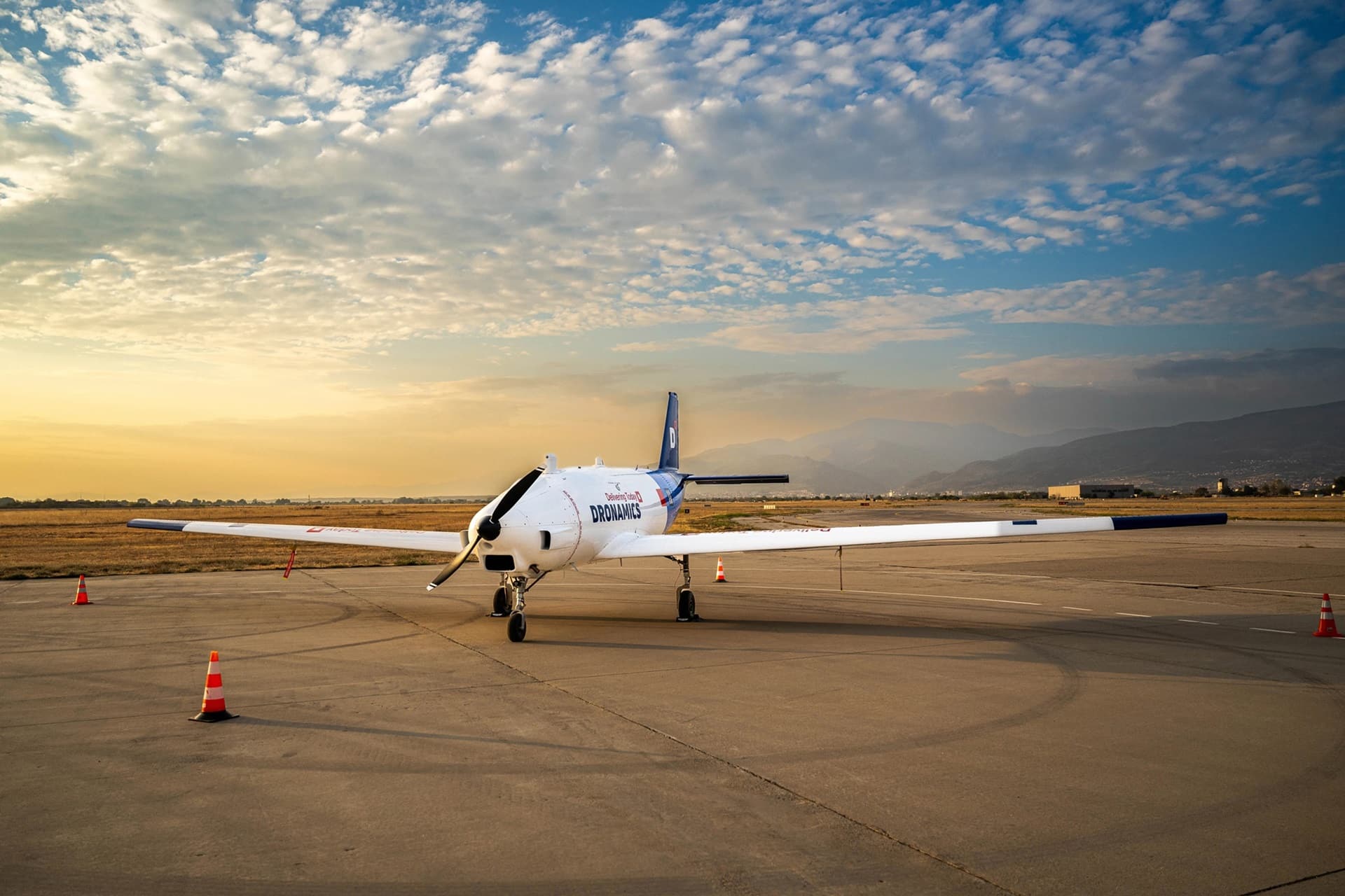 Kawasaki Motors firma un acuerdo de colaboración con la startup búlgara Dronamics para la fabricación de propulsores destinados al sector de la aviación