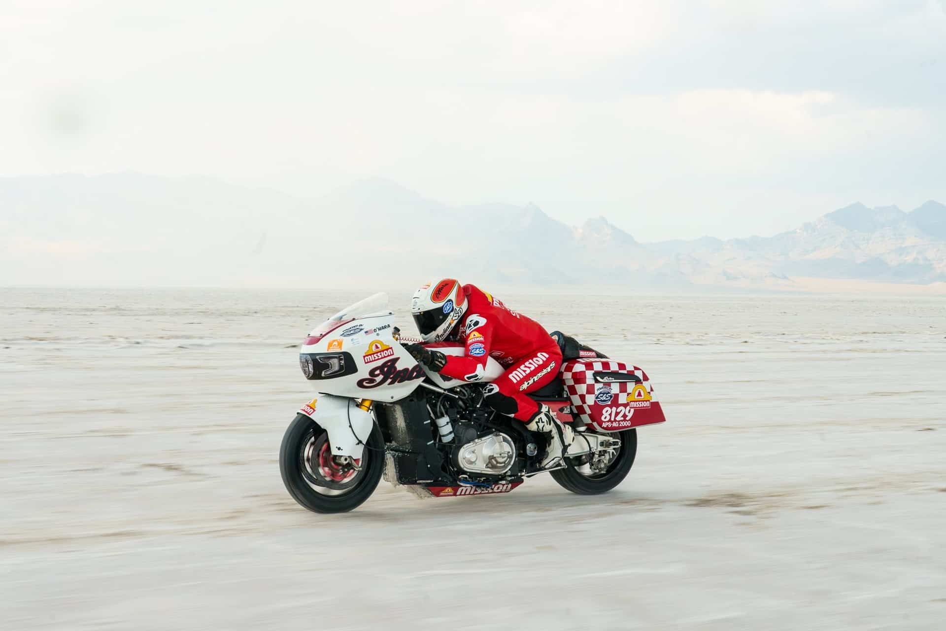 Tyler O'Hara a bordo de la Indian Challenger establece un nuevo récord de velocidad en las Salinas de Bonneville