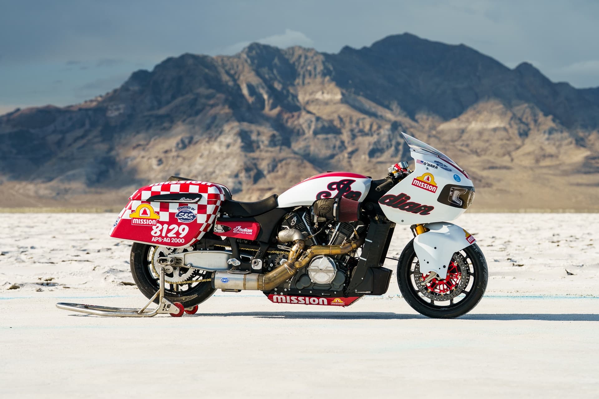 Tyler O'Hara a bordo de la Indian Challenger establece un nuevo récord de velocidad en las Salinas de Bonneville