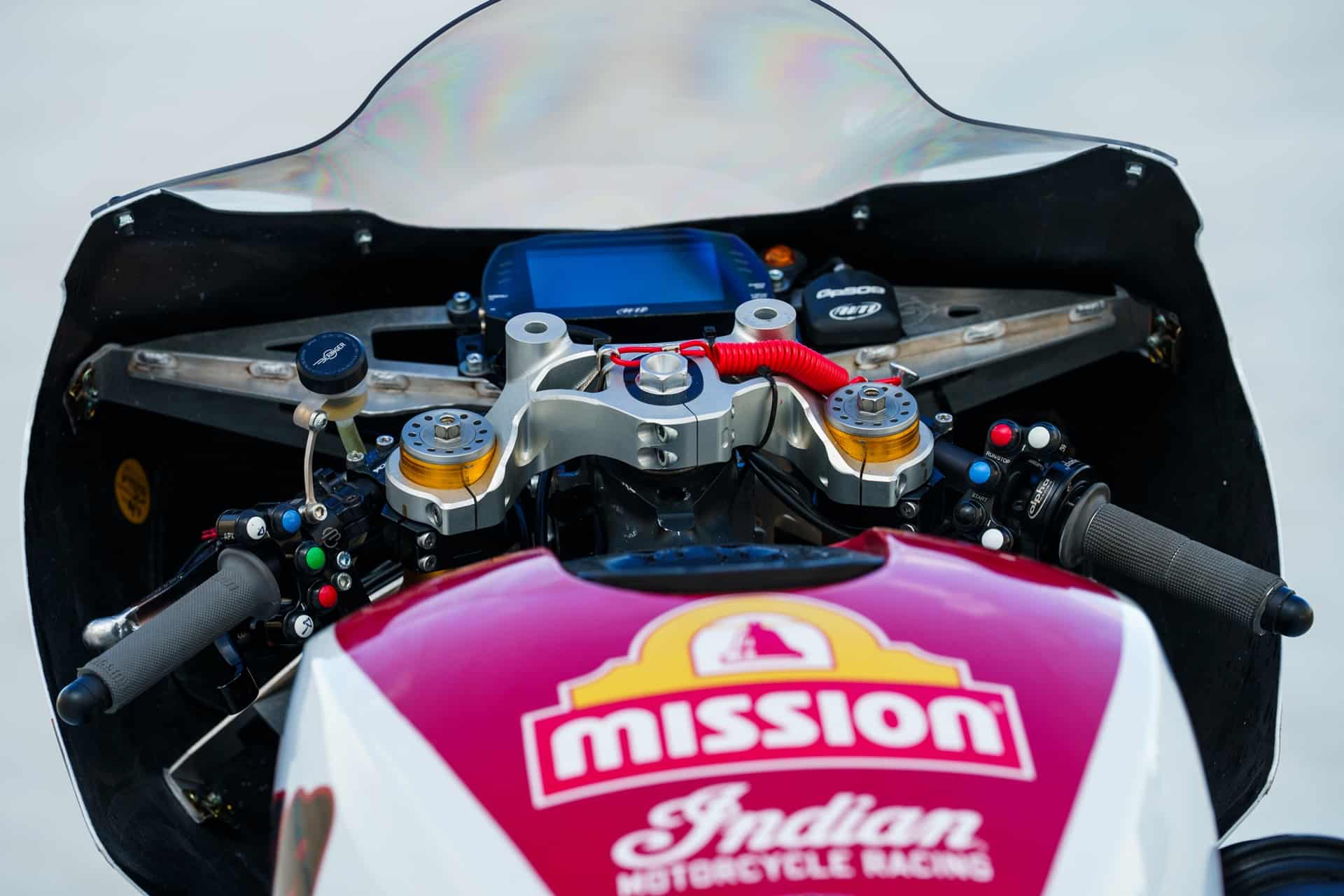 Tyler O'Hara a bordo de la Indian Challenger establece un nuevo récord de velocidad en las Salinas de Bonneville