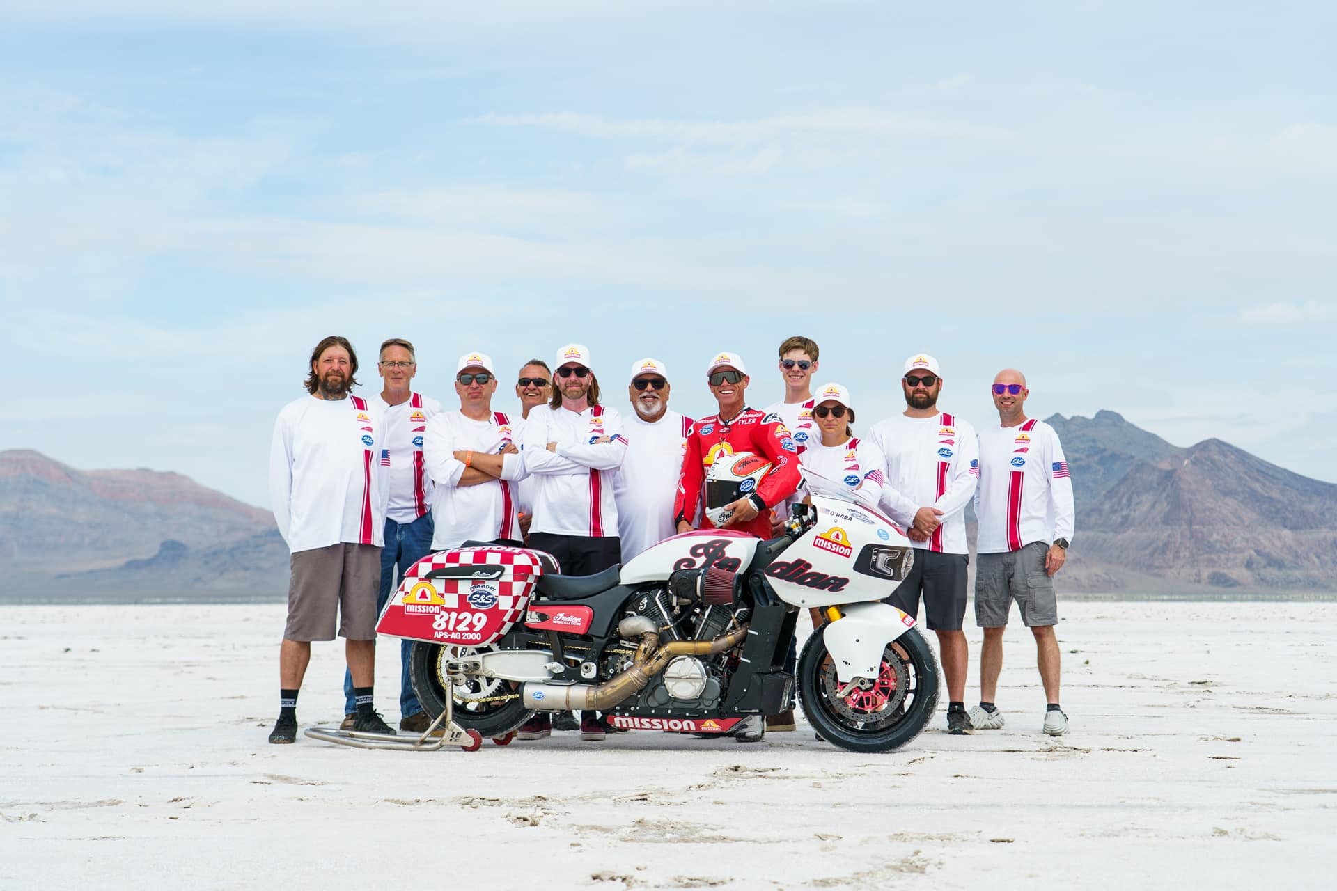 Tyler O'Hara a bordo de la Indian Challenger establece un nuevo récord de velocidad en las Salinas de Bonneville