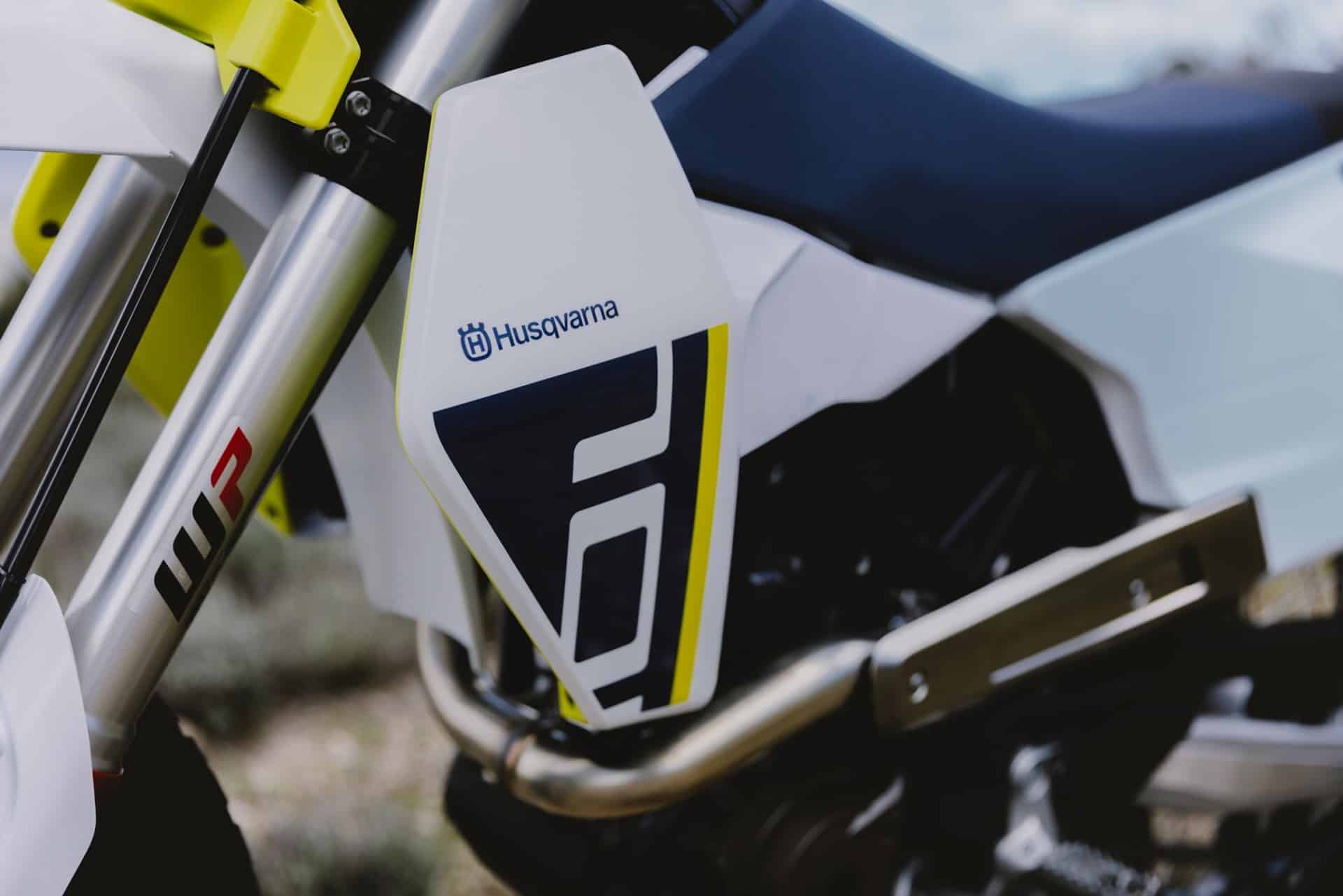 Husqvarna Mobility presenta sus renovadas 701 Enduro y 701 Supermoto 2026