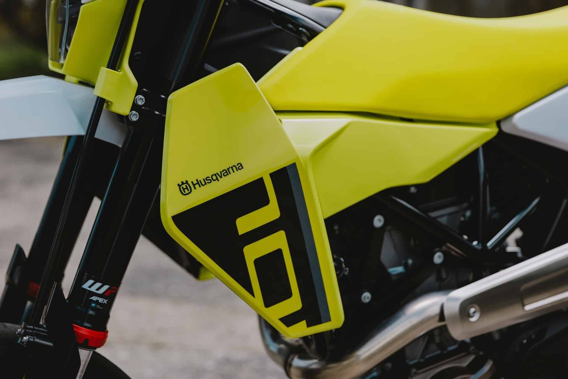Husqvarna Mobility presenta sus renovadas 701 Enduro y 701 Supermoto 2026