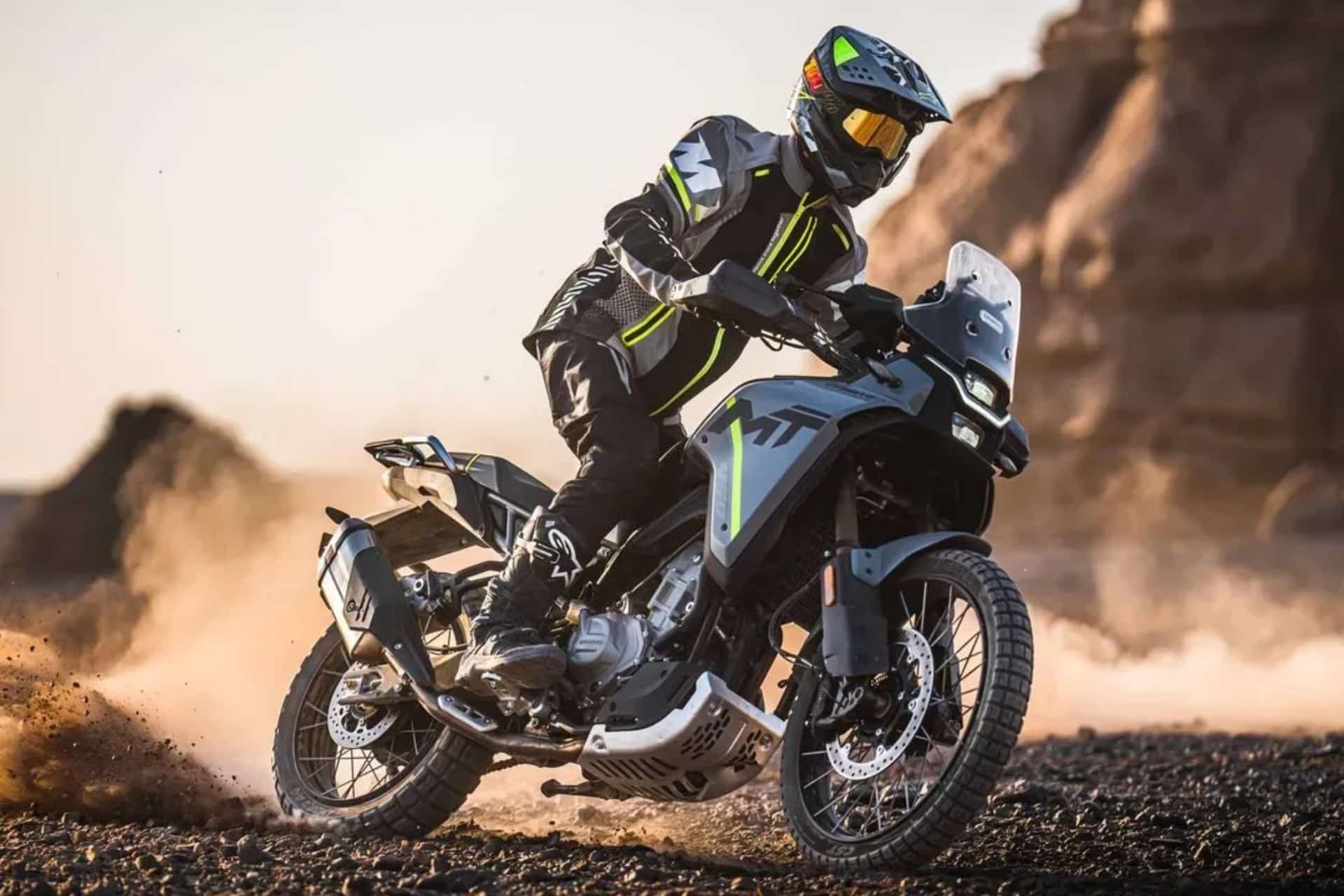Motos trail más vendidas en España en 2025