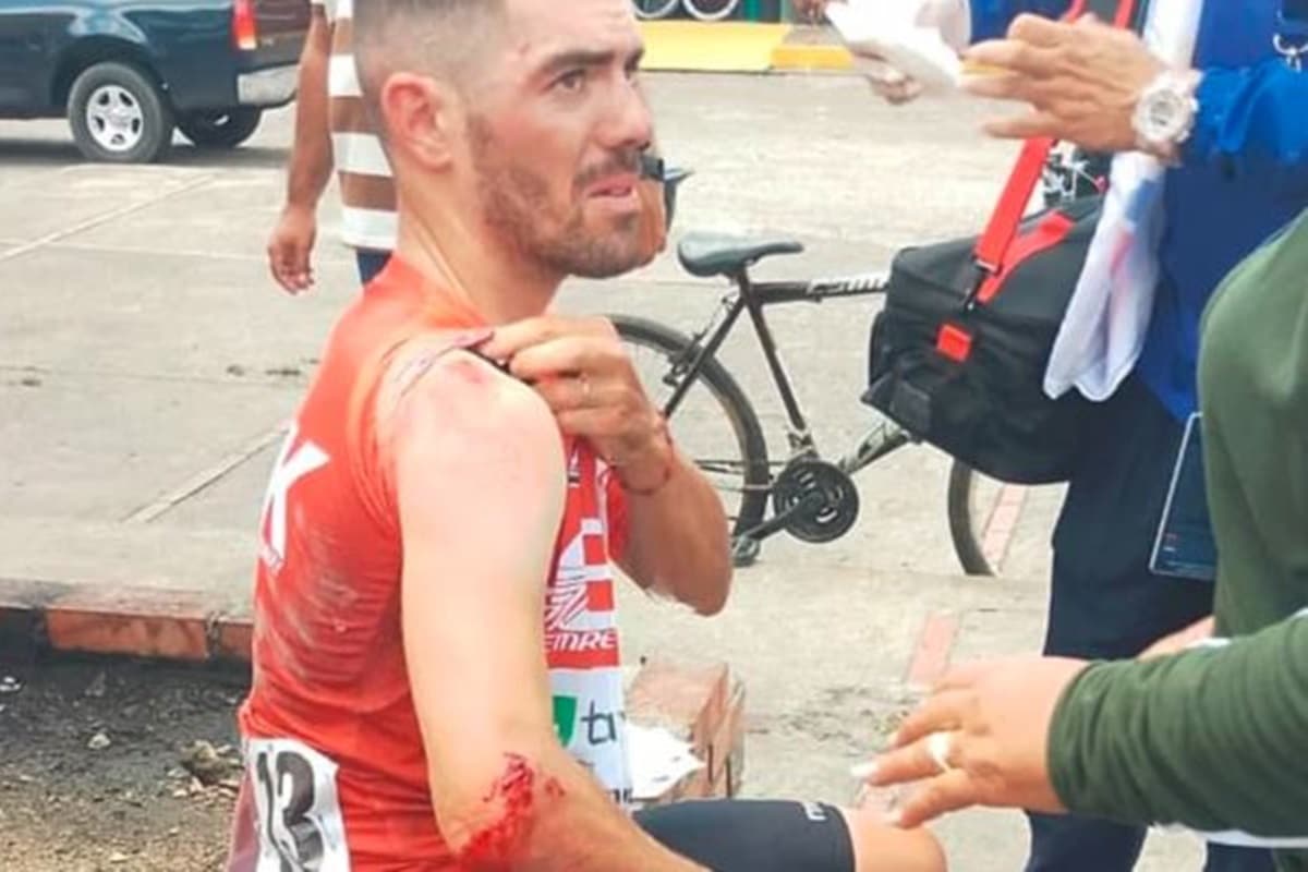 Grave accidente en la Vuelta a Venezuela 2025 fruto de la imprudencia de un policía motorizado
