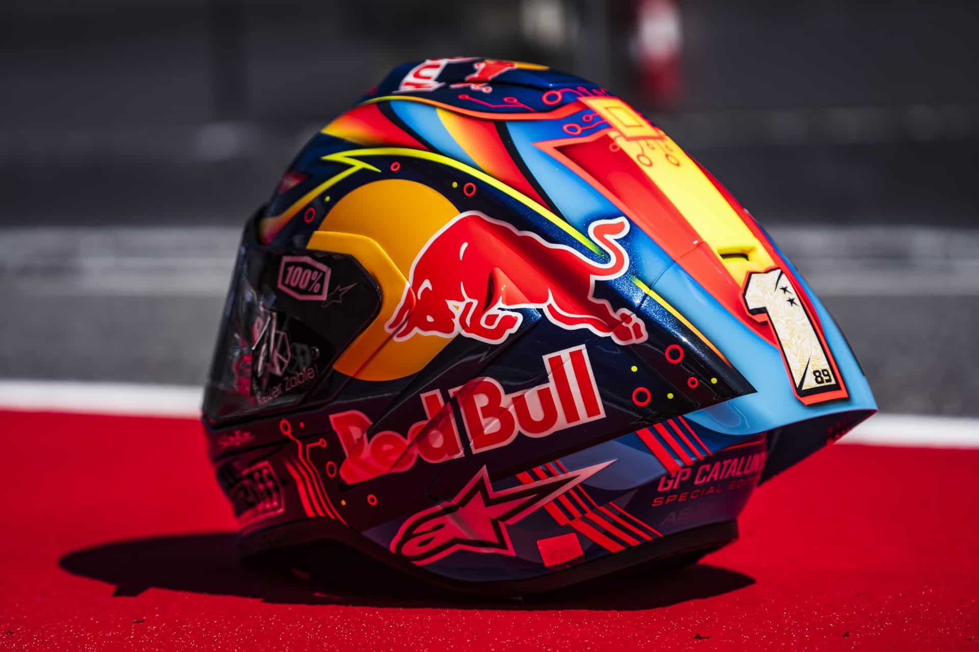 Jorge Martín luce con motivo del GP de Cataluña un casco diseñado por jugadores del videojuego MotoGP 25