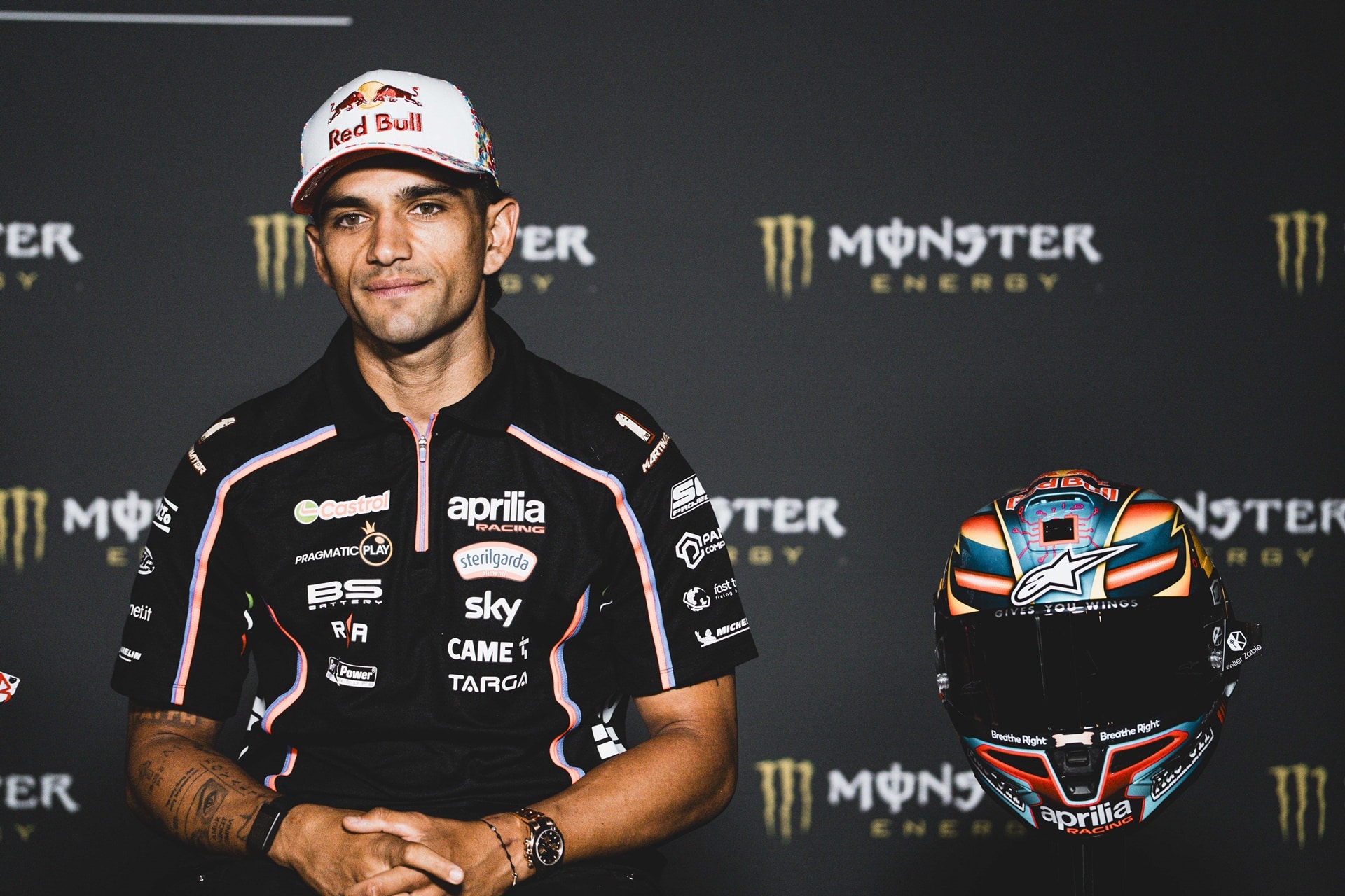 Jorge Martín luce con motivo del GP de Cataluña un casco diseñado por jugadores del videojuego MotoGP 25