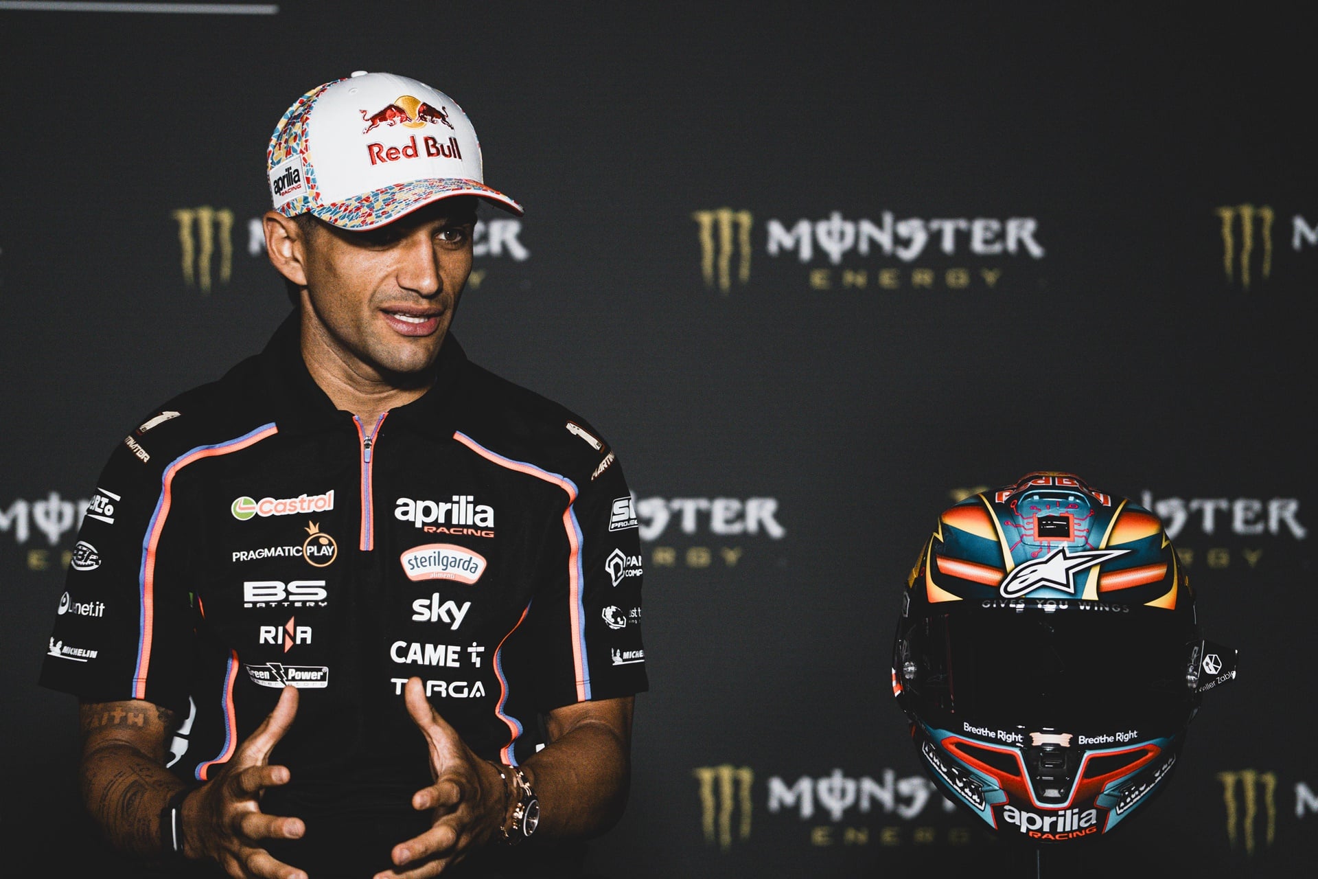 Jorge Martín luce con motivo del GP de Cataluña un casco diseñado por jugadores del videojuego MotoGP 25