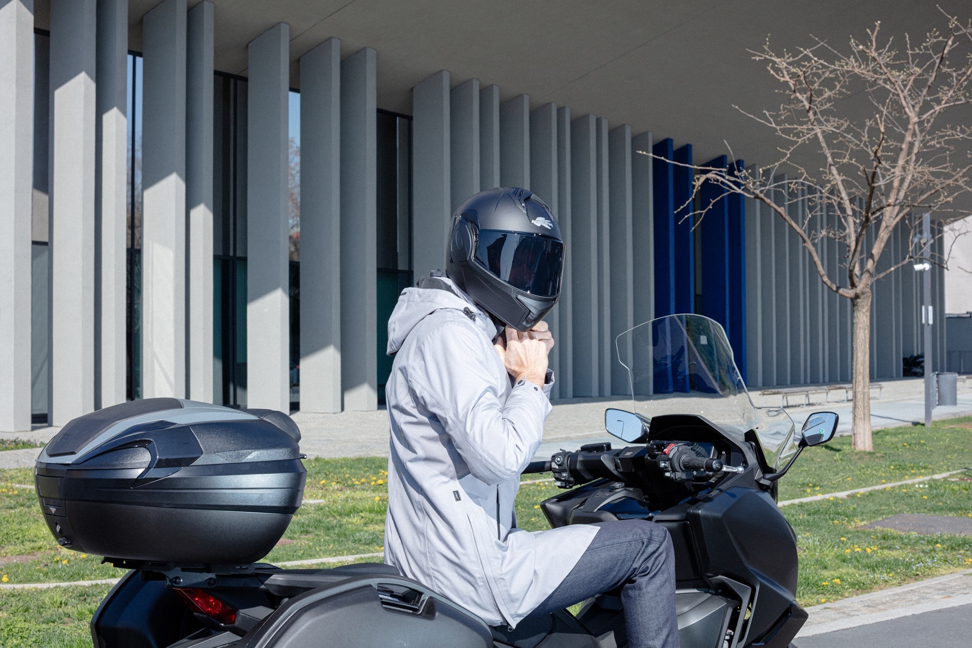 Kappa lanza el nuevo KV55, su primer casco modular convertible 2 en 1
