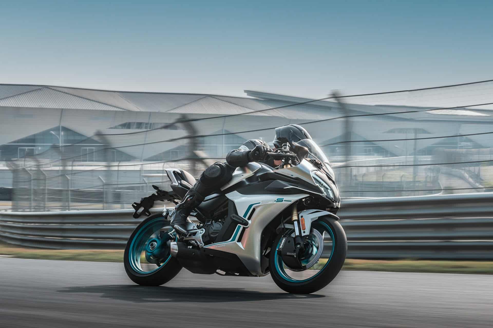 KTM RC 490 - CFMoto 450SR
