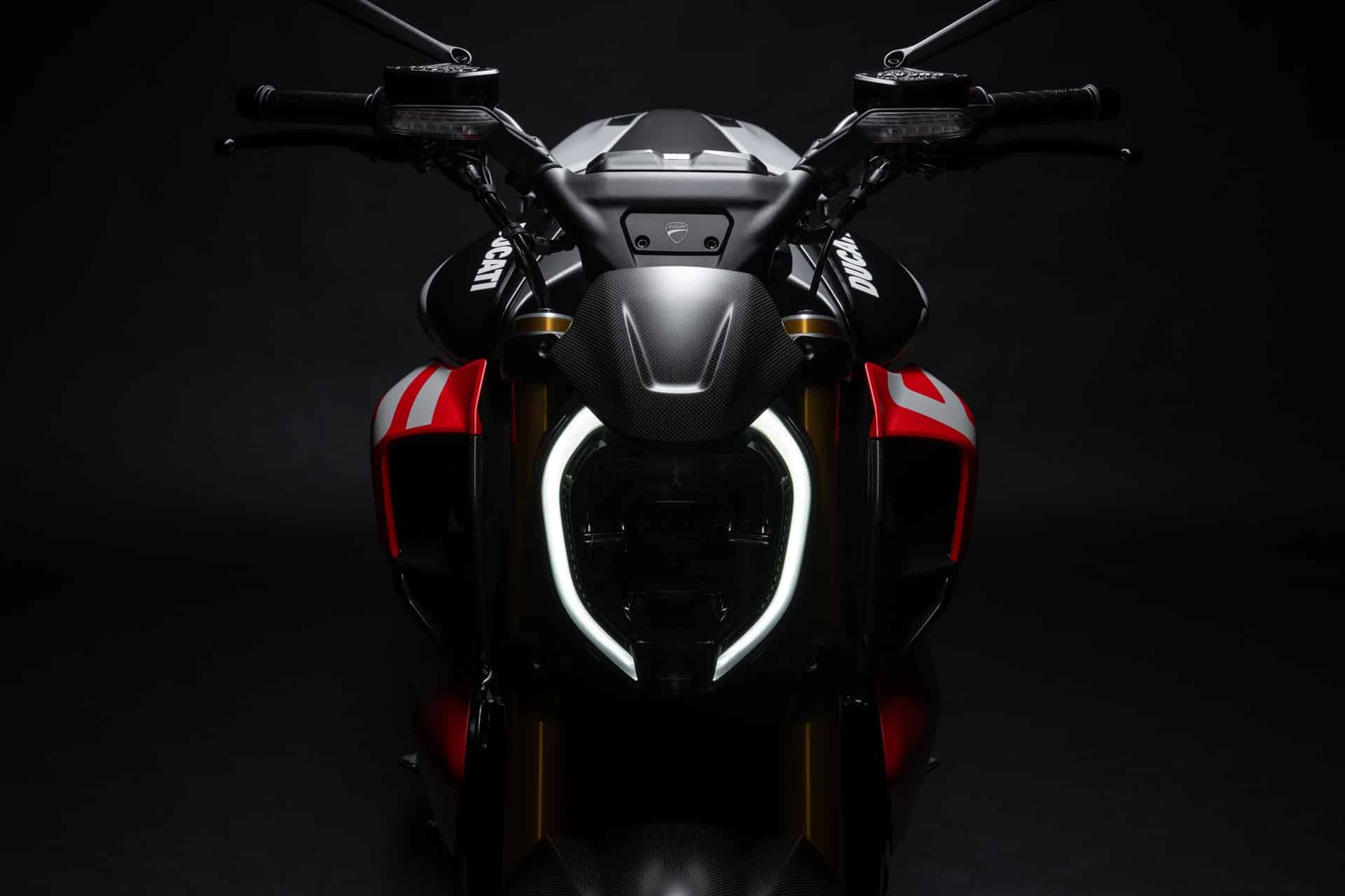 Ducati Diavel V4 RS 2026