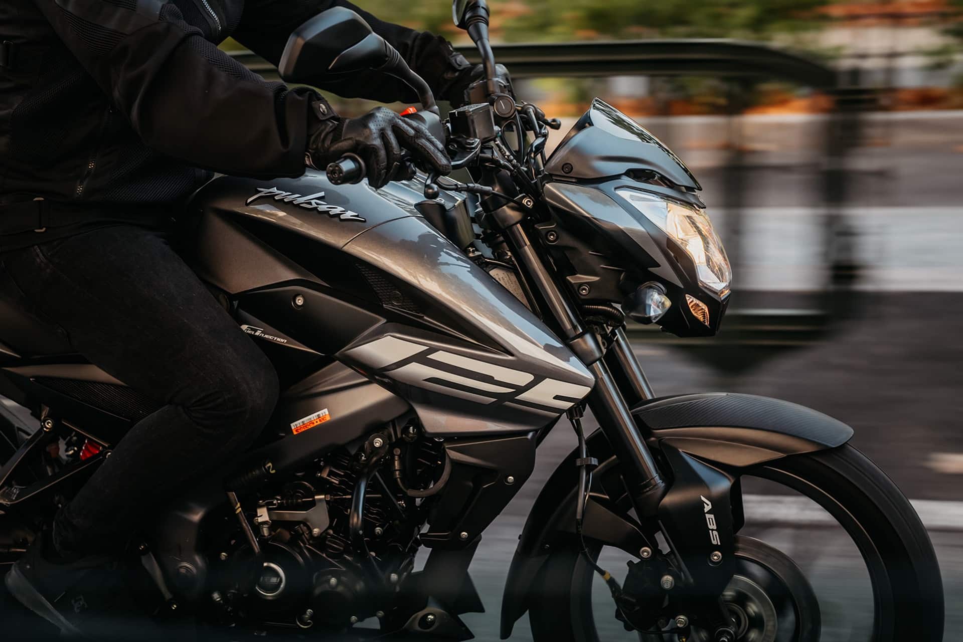 Bajaj lanza en septiembre una campaña especial de precios exclusivos para sus actuales NS125 y Sport Tourer Dominar 400