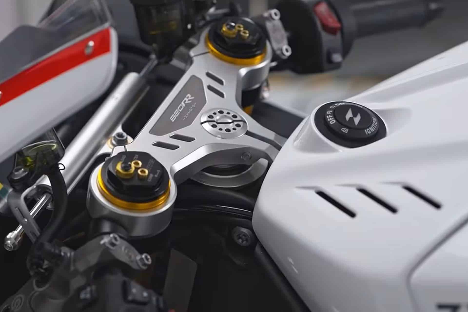ZXMoto 820RR
