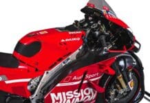 Se pueden ver algunos detalles de lo que fue una moto lista para ganar